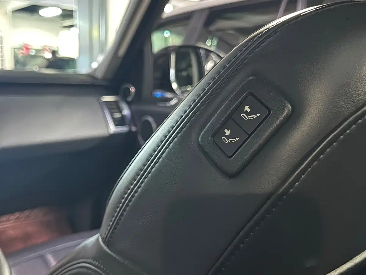 Land Rover Range Rover Sport 2019 3.0 SC V6 Special Edition фото 32