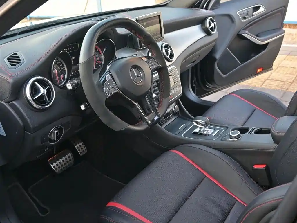 Mercedes-Benz GLA AMG 2015 AMG GLA 45 4MATIC фото 9