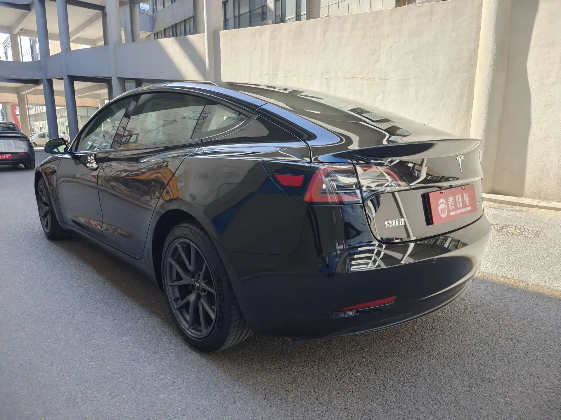 صورة 4 - Tesla Model 3