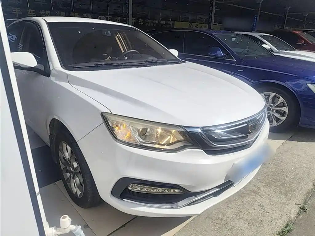 Фото 4 - Geely Vision