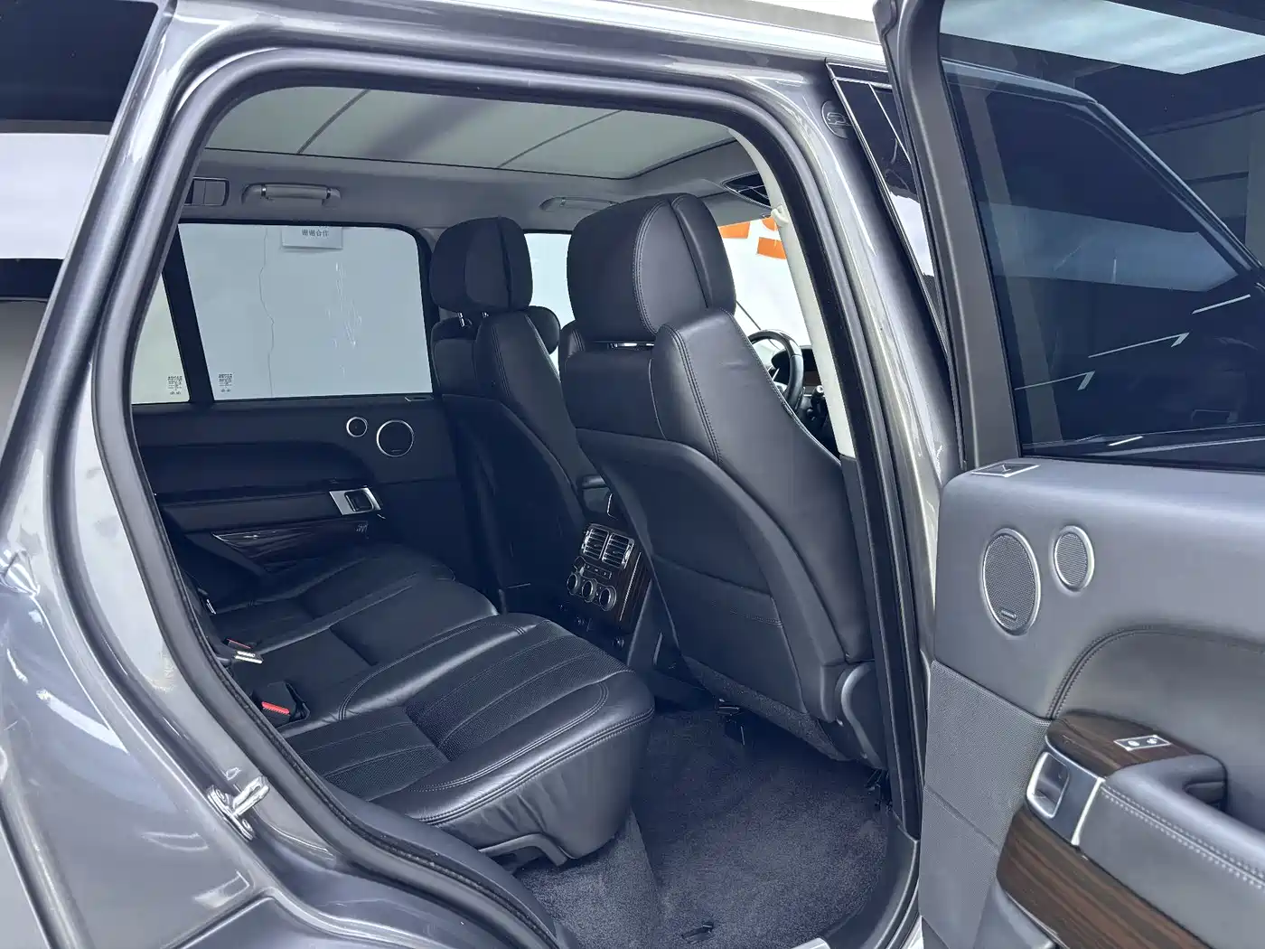Land Rover Range Rover 2015 3.0 TDV6 Vogue фото 9