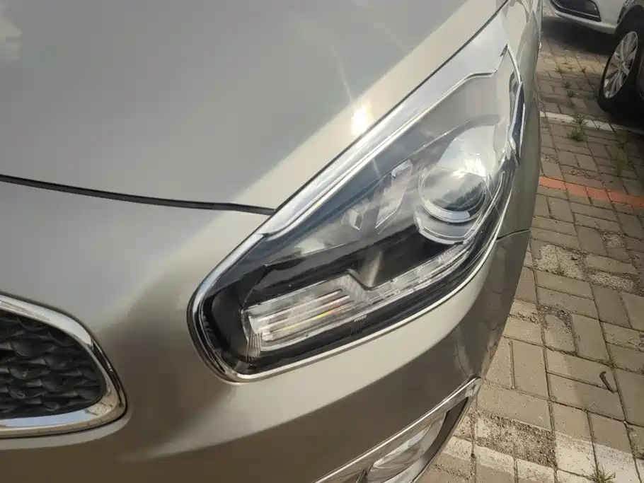 Kia Carens 2016 2013 2.0L 7-seat Auto Standard (China V)