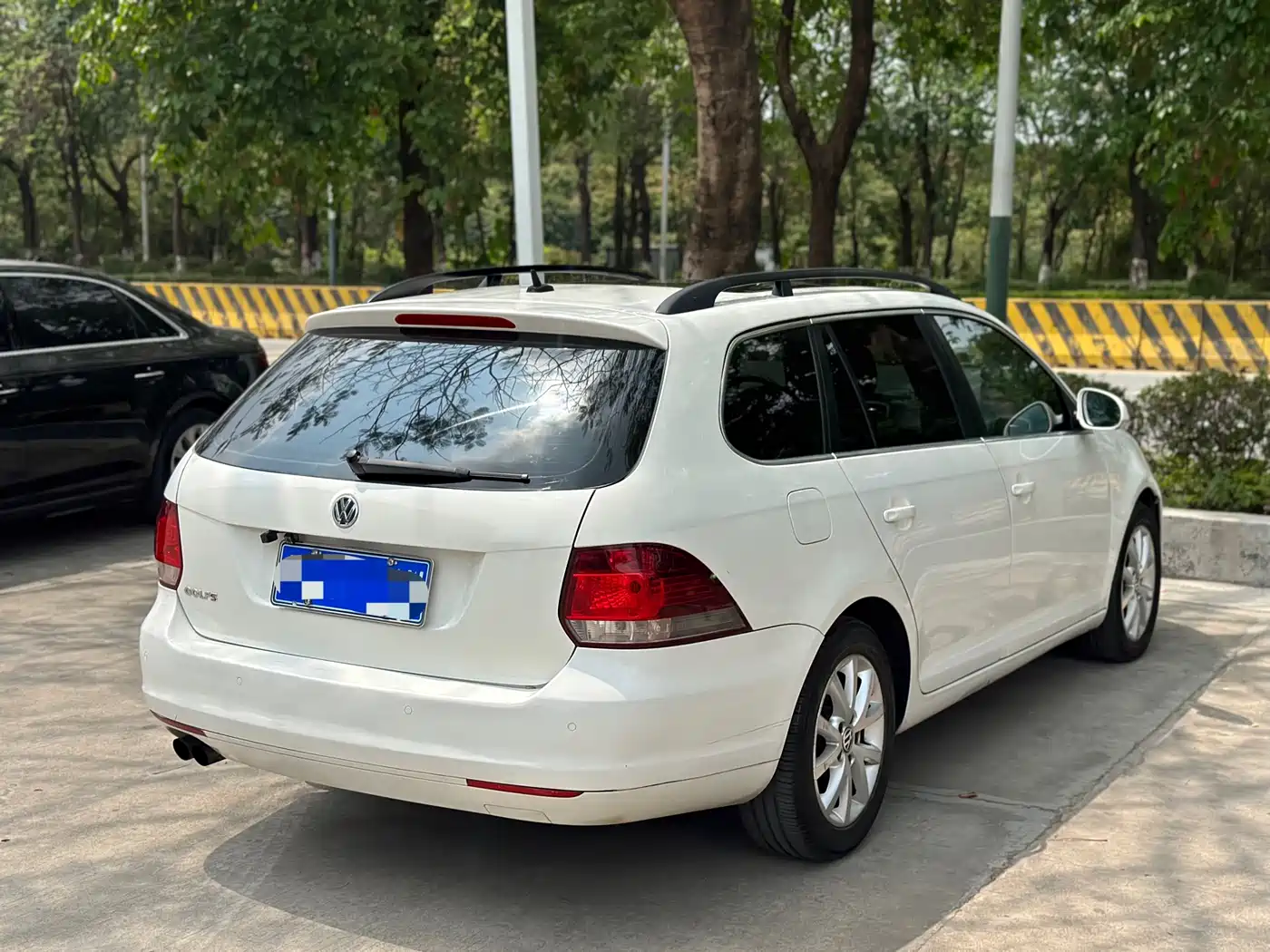 Volkswagen Golf (Import) 2011 Model 1.4TSI Luxury Touring фото 6