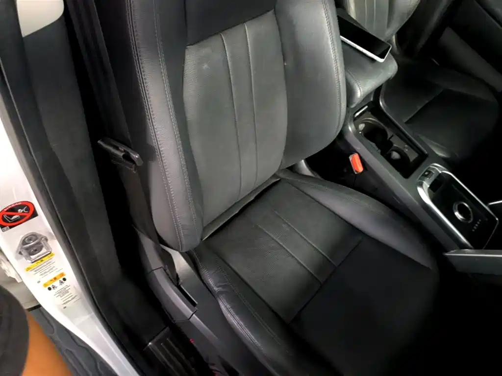 Land Rover Discovery Sport 2019 240PS HSE Edition China VI фото 25