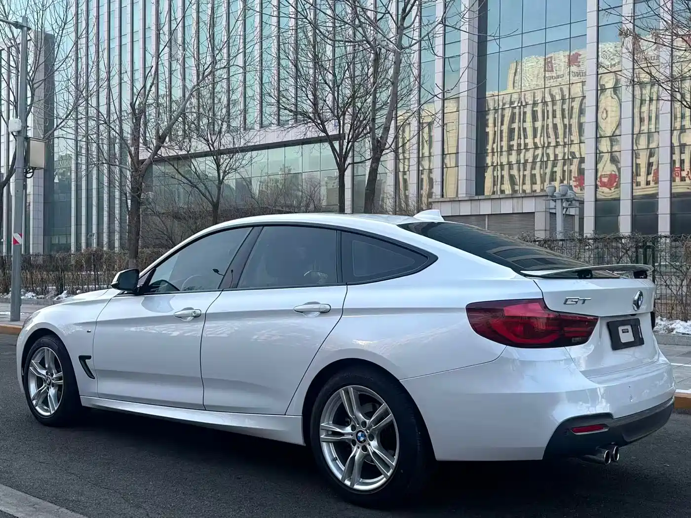 BMW 3 Series GT 2019 320i M Sport Model фото 5