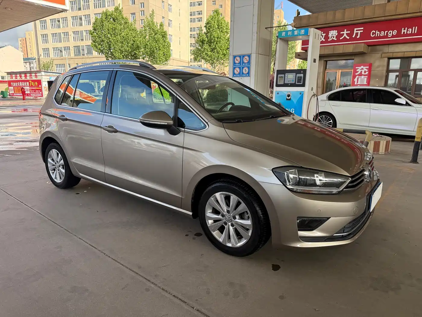 Volkswagen Golf Sportsvan 2016 230TSI Automatic Progressive фото 3