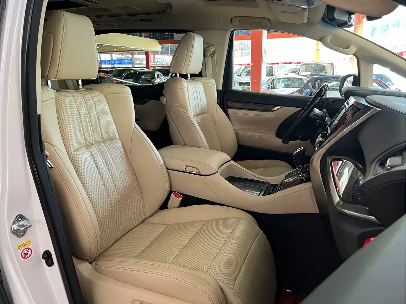 Toyota Alphard 2018 Facelift 3.5L Premium Edition фото 9