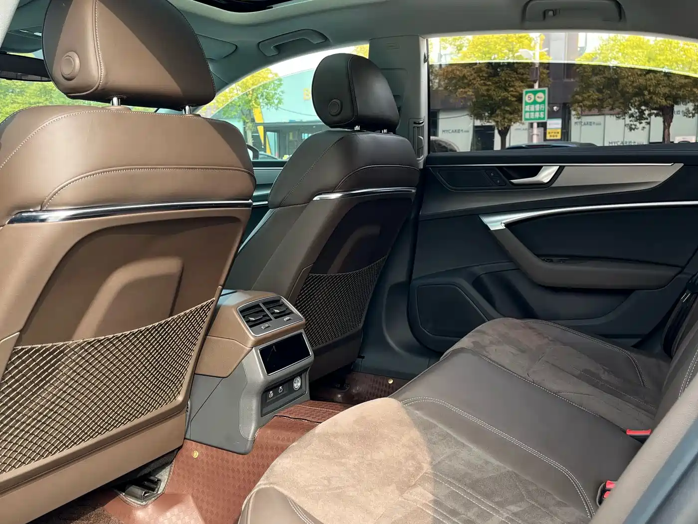 Audi A7L 2024 45TFSI S-line Dream Edition Crystal Package фото 13