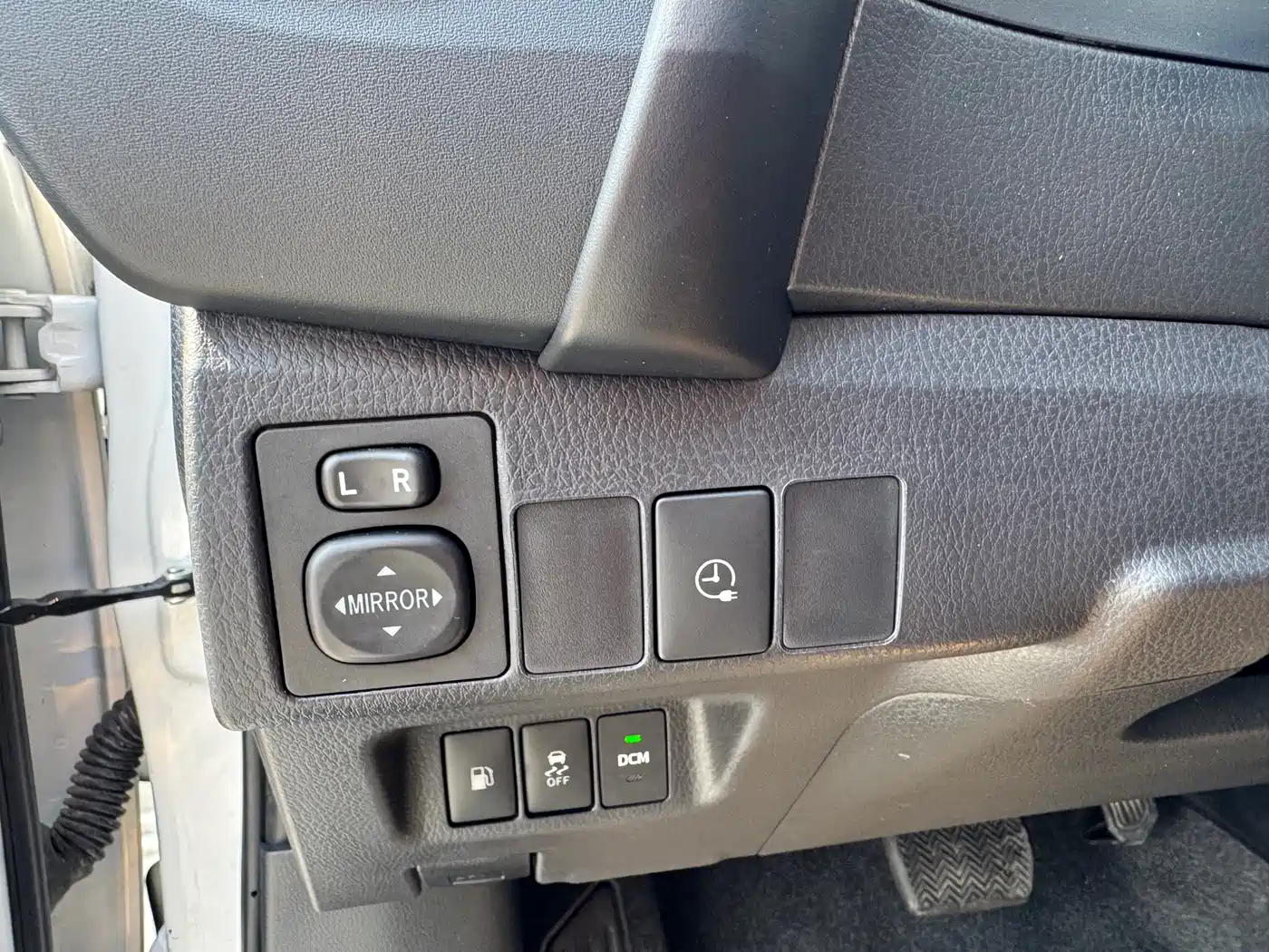 Toyota Corolla Twin Engine E+ 2019 1.8L E-CVT Leading Edition фото 7