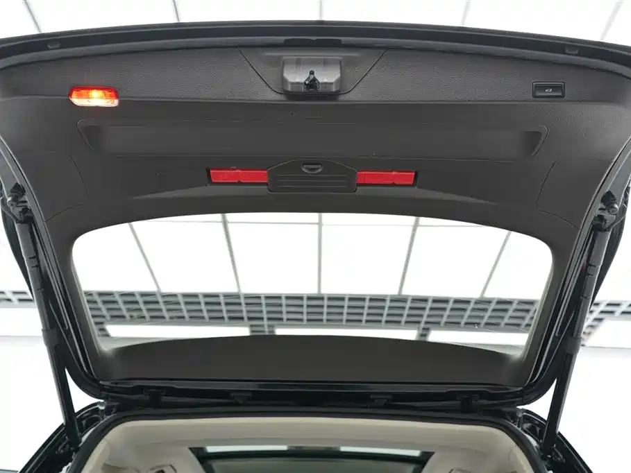 Volkswagen Touareg 2017 3.0TSI Explorer Edition фото 23