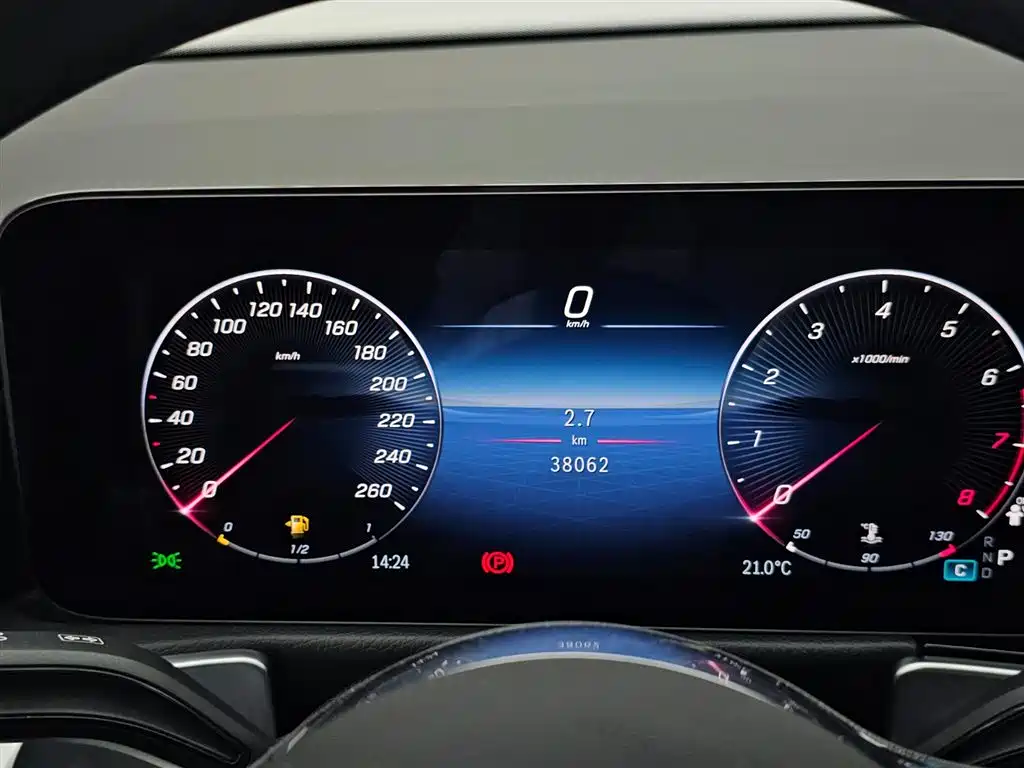 Mercedes-Benz GLB 2024 Facelift GLB 200 Dynamic фото 12
