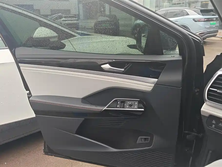 Volkswagen ID.6 CROZZ 2022 Long Range PRO Edition фото 7