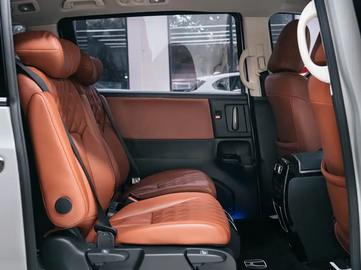 Honda Odyssey 2022 2.0L e:HEV Sharp·Enjoyment Edition фото 12