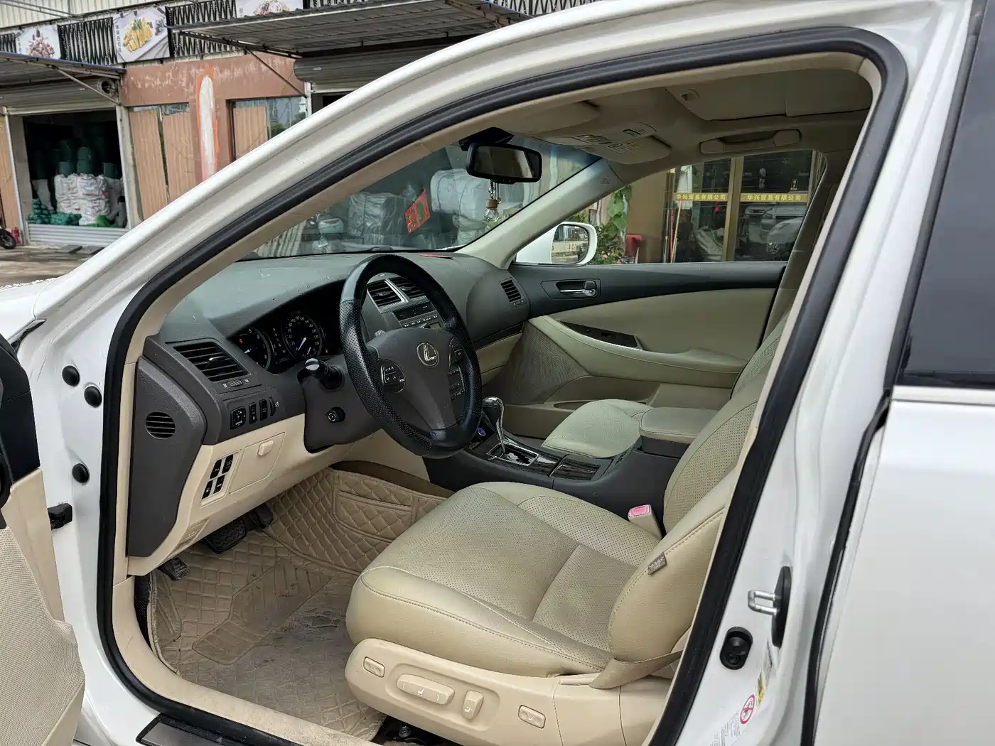 Lexus ES 2012 240 Special Limited Edition фото 6