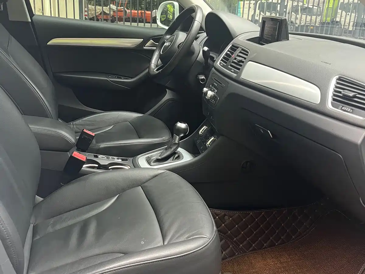 Audi Q3 2014 2015 35 TFSI Comfort