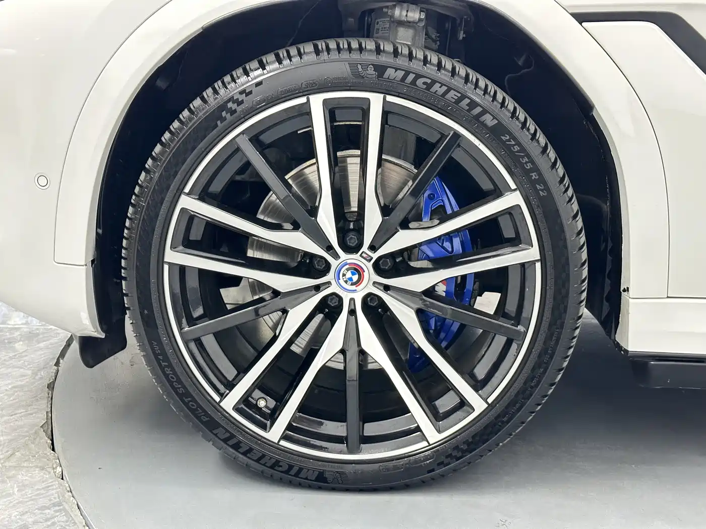 BMW X6 2022 Facelift xDrive40i Exclusive M Sport Package фото 23