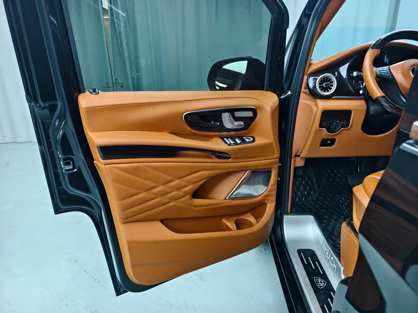 Mercedes-Benz Vito 2023 2.0T Elite 7-Seater фото 7