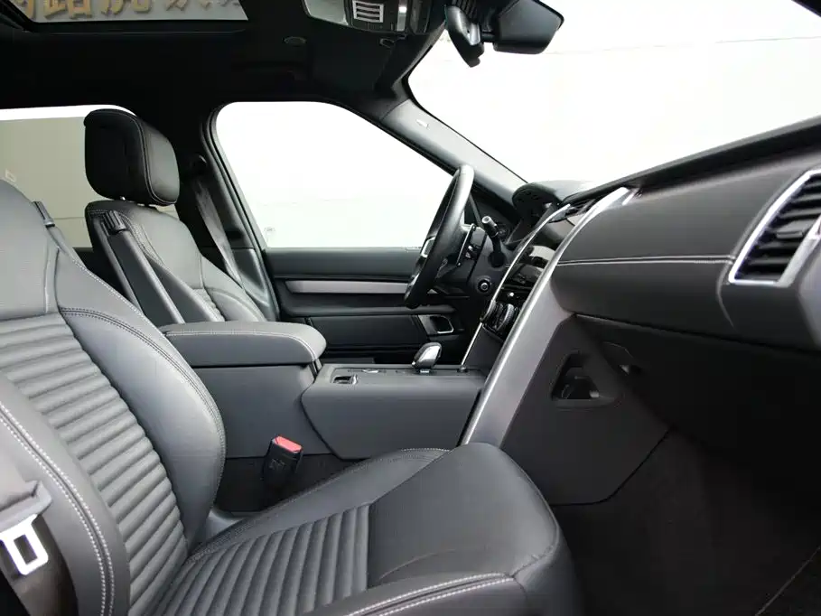 Land Rover Discovery 2025 2025 360PS Dynamic SE