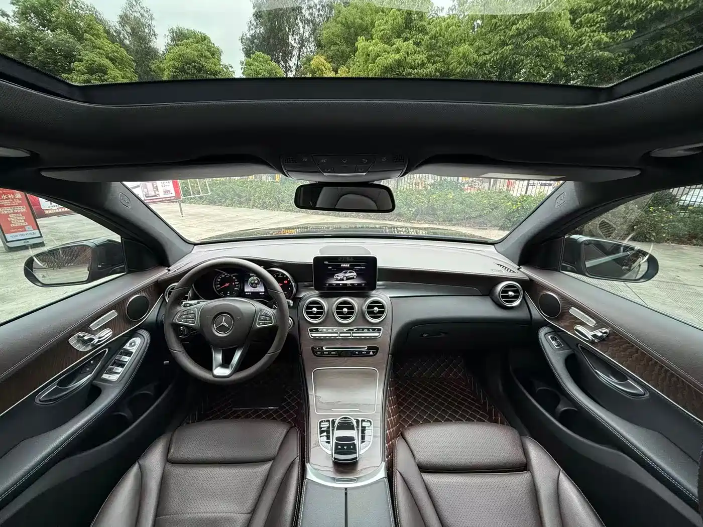 Mercedes-Benz GLC 2017 GLC 300 4MATIC Luxury фото 9
