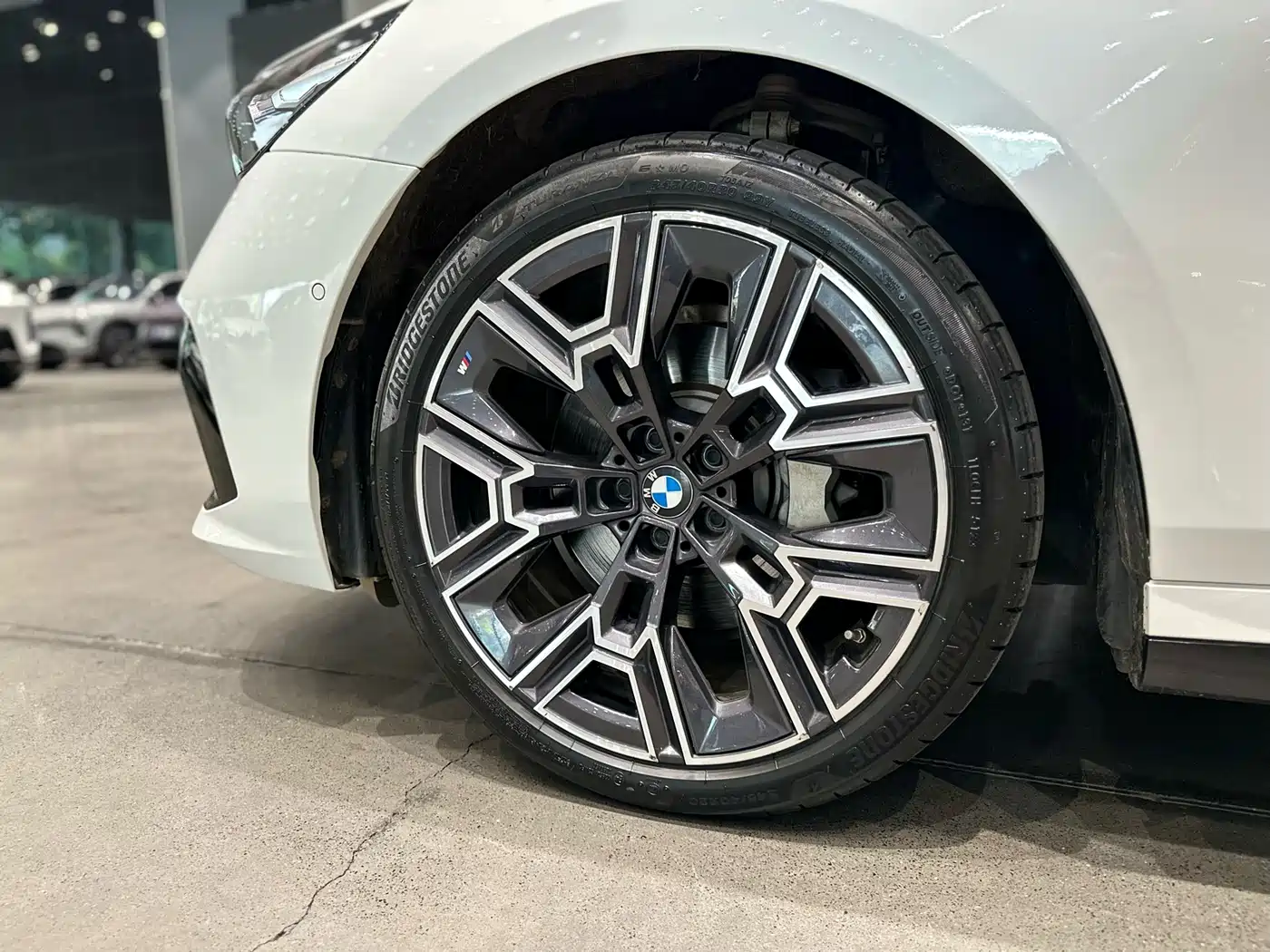 BMW 5 Series 2024 530Li Premium M Sport Package фото 18
