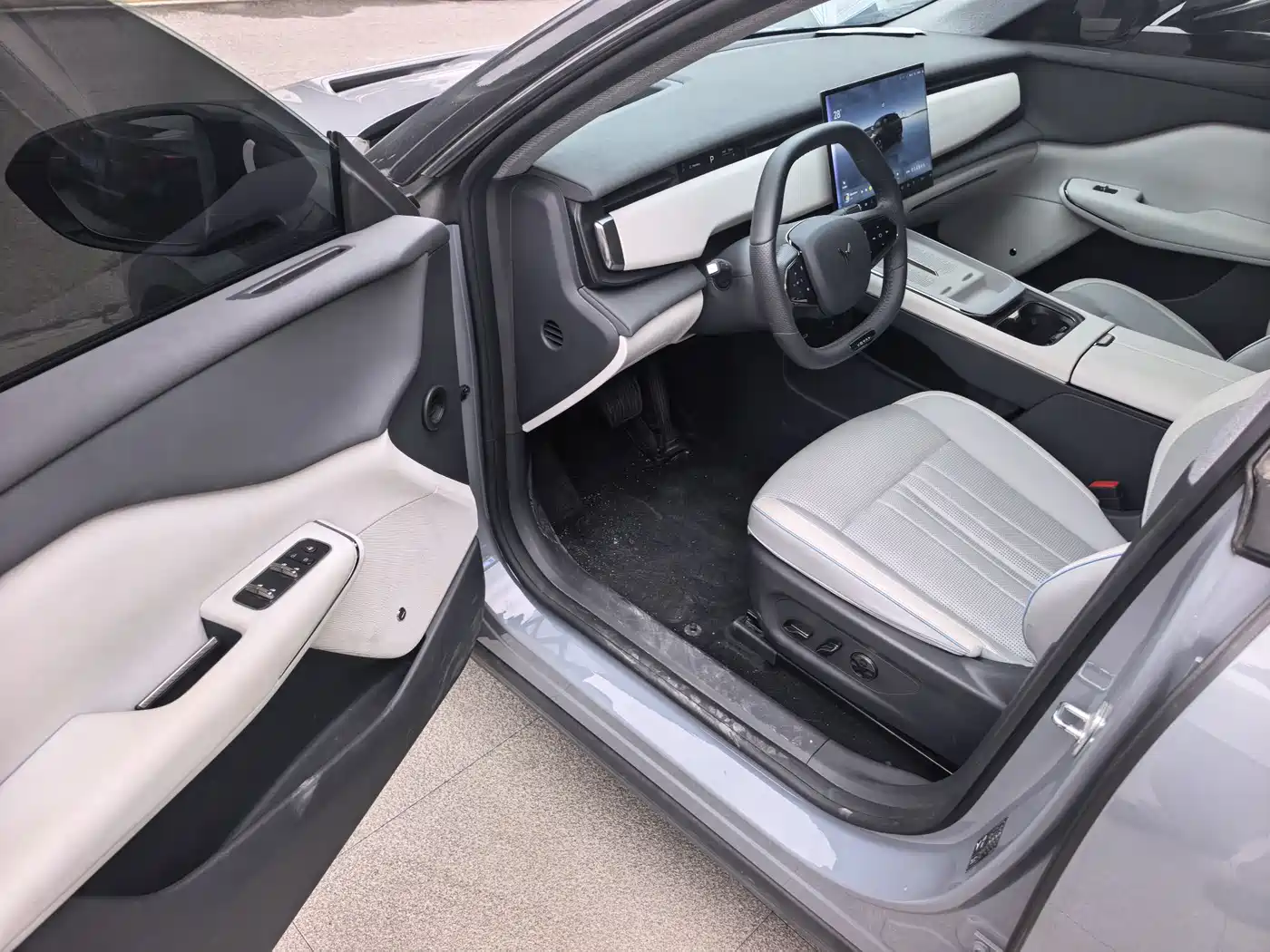 Voyah Auto Voyah Zhiyin 2024 Long Range Smart Edition фото 4