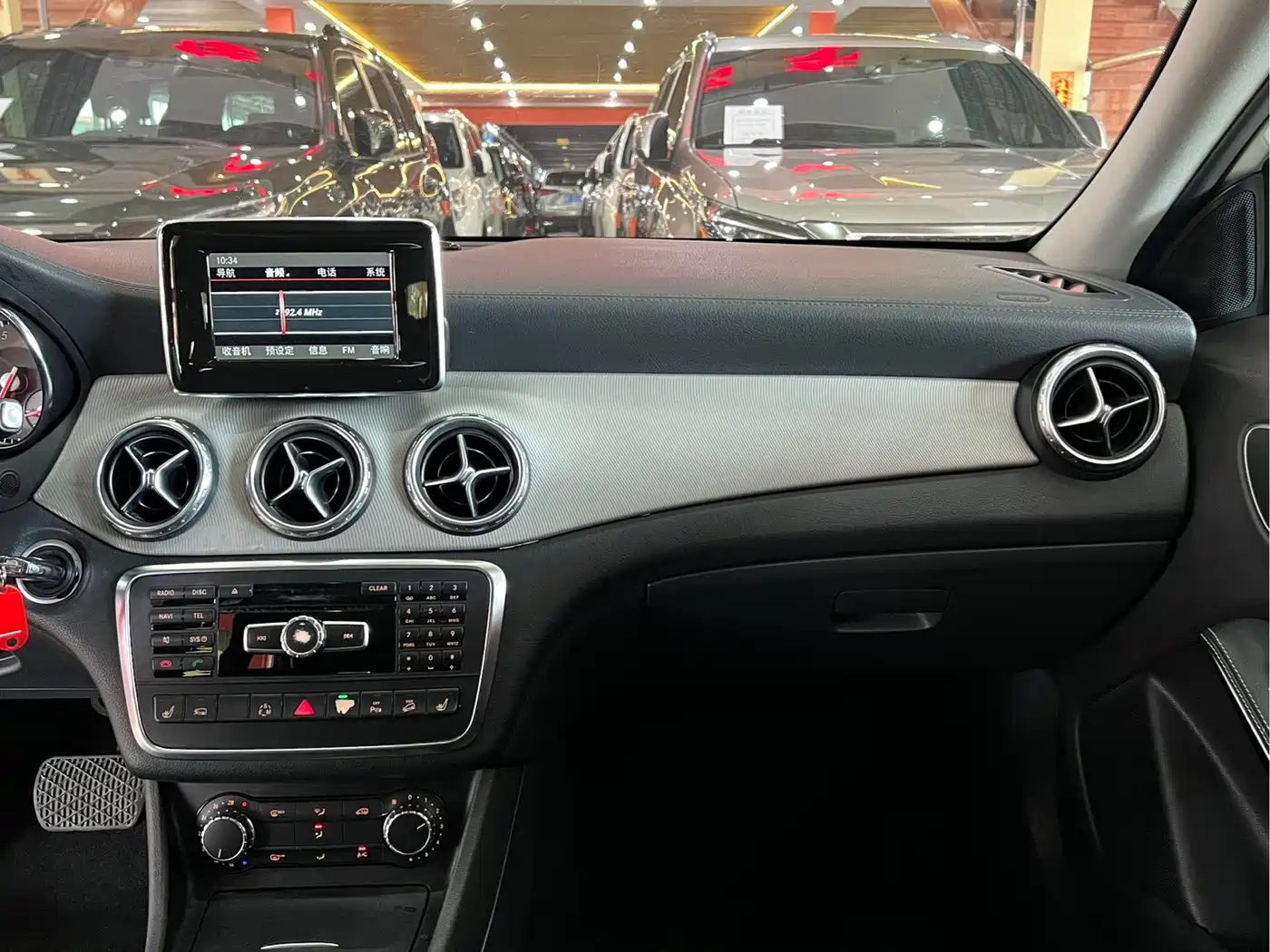 Mercedes-Benz GLA 2015 GLA 220 4MATIC Fashion Edition фото 11