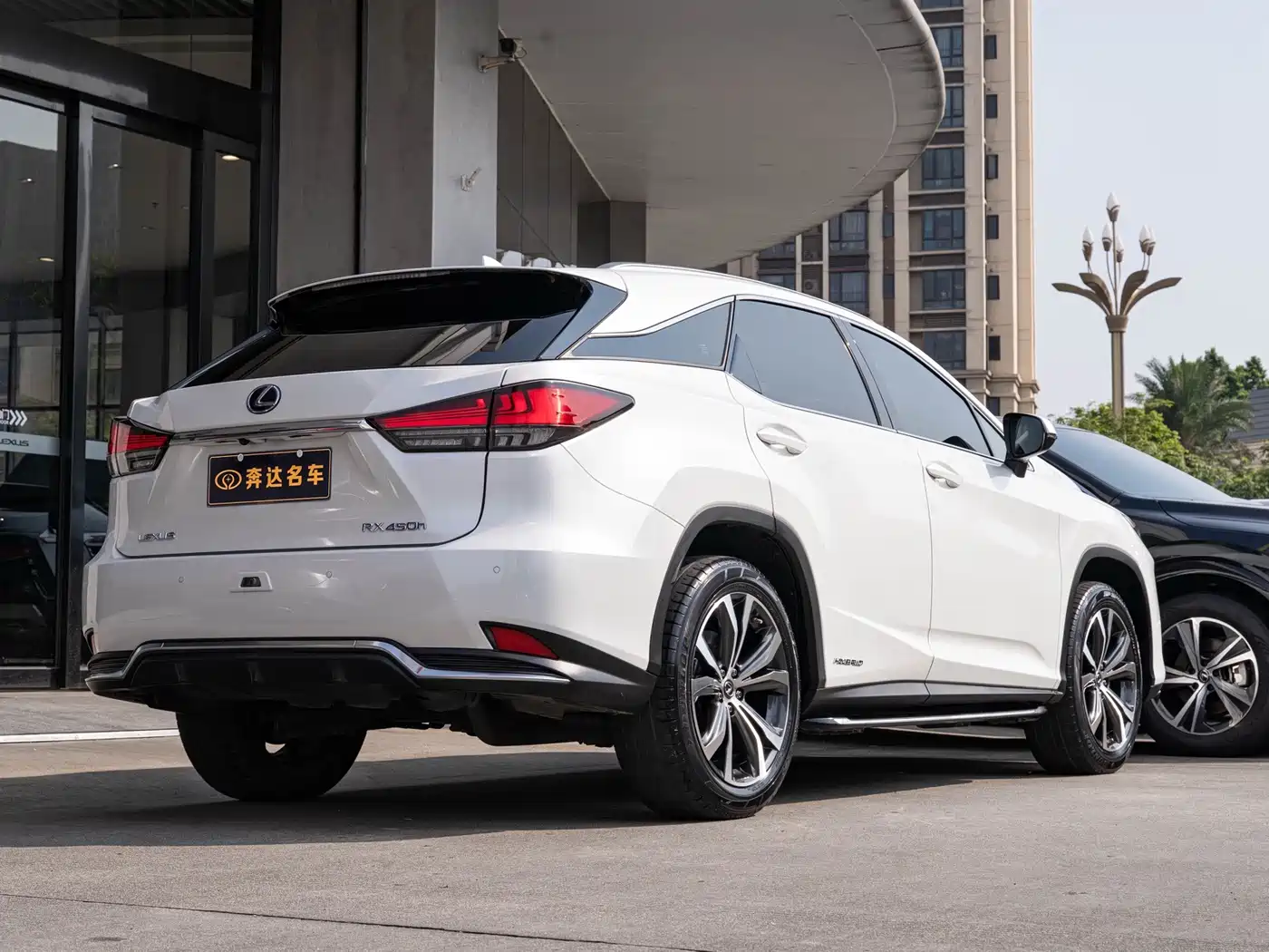 Фото 3 - Lexus RX