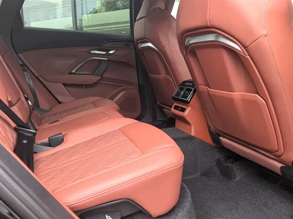 Audi Q5L 2026 Luxury Sport 150kW фото 5
