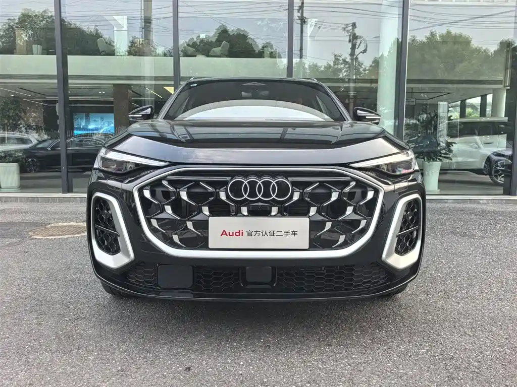 Audi Q5L 2026 Luxury Sport 150kW фото 4