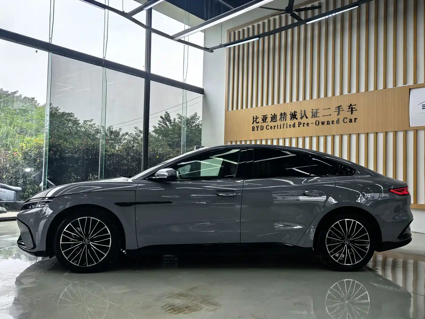 BYD Han 2025 2025 DM-i Smart Driving Edition 125KM LiDAR Flagship
