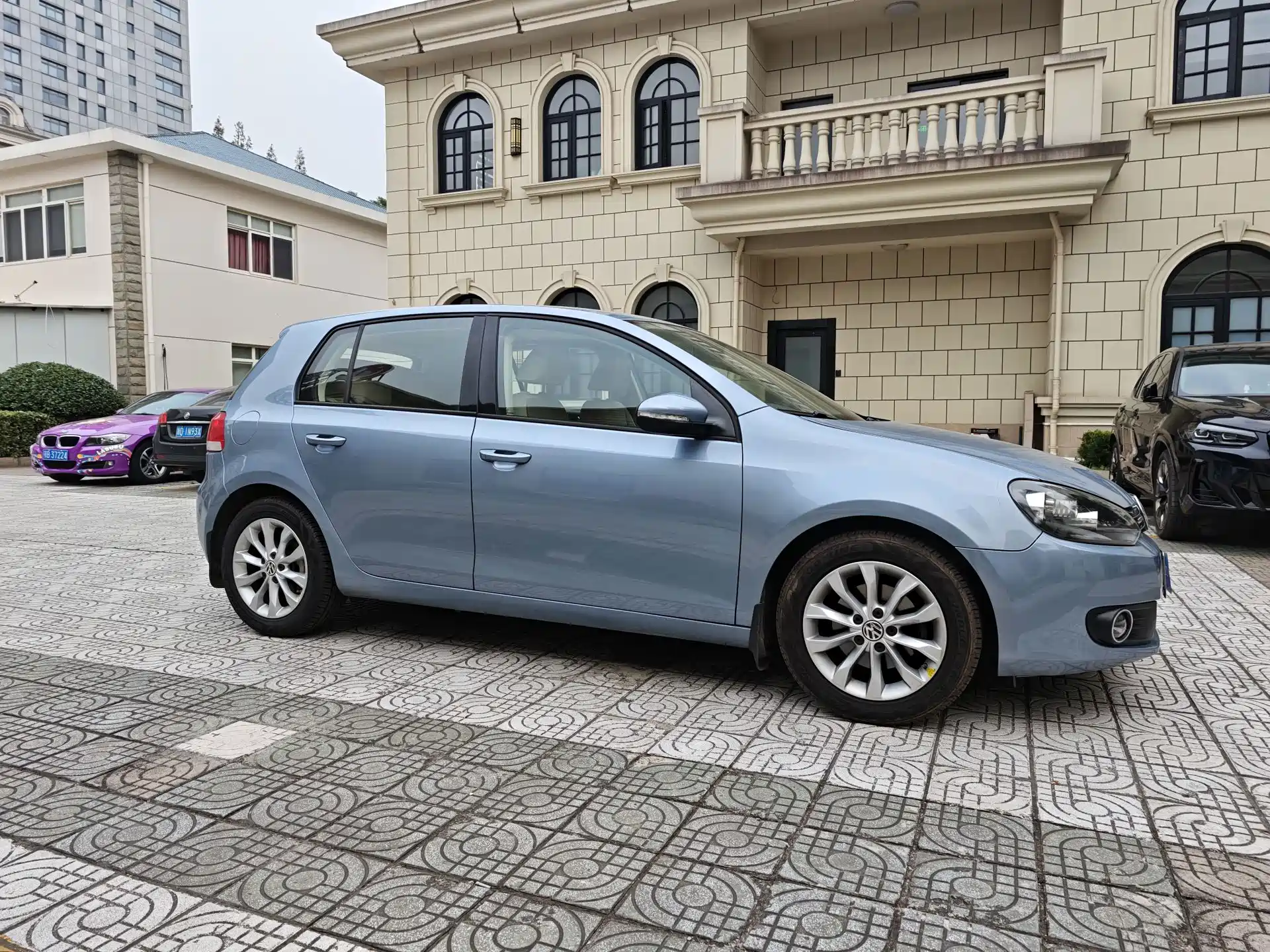 Photo 8 - Volkswagen Golf