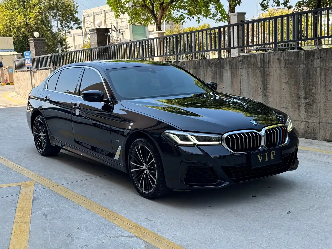 BMW 5 SERIES