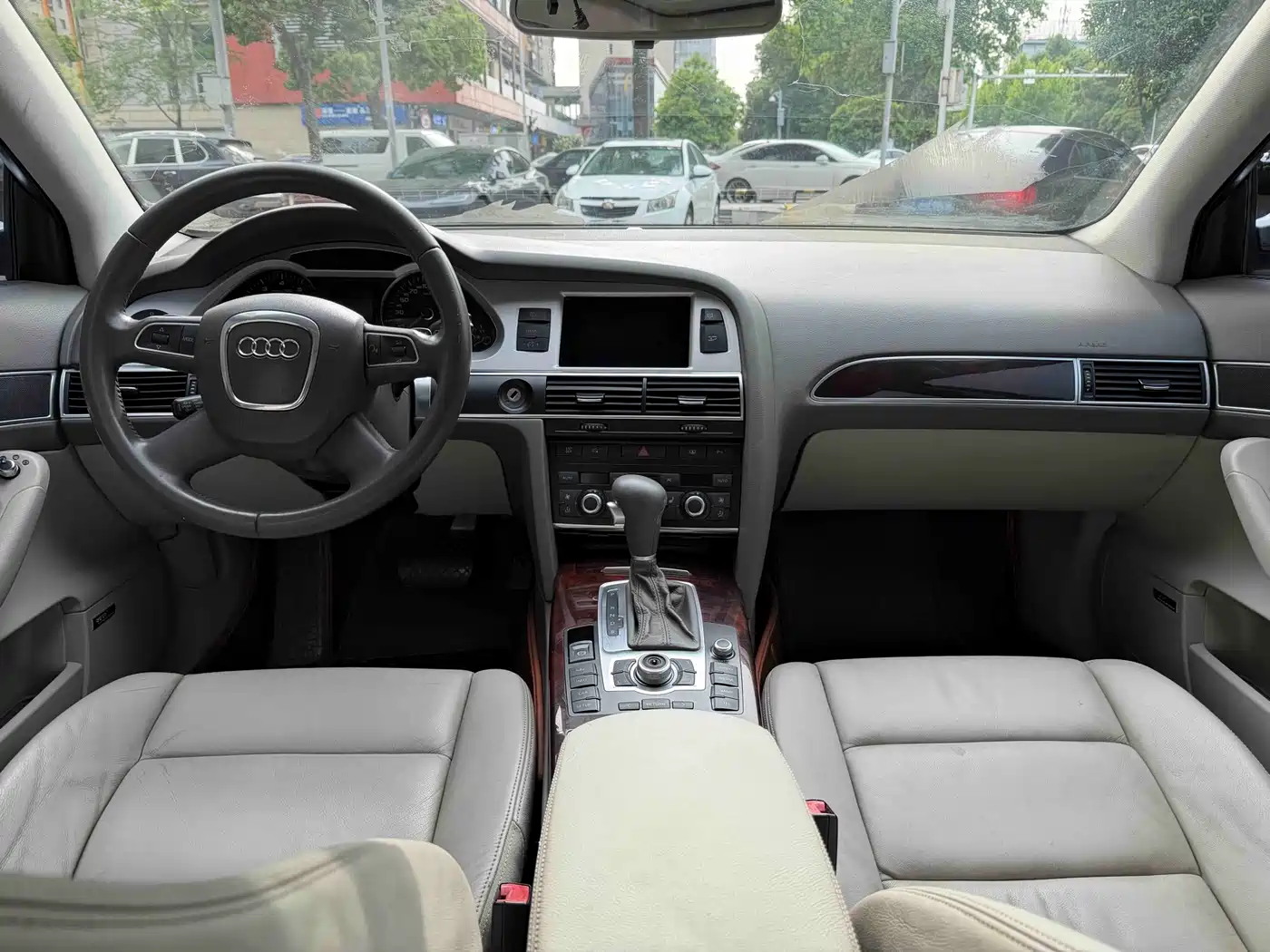 Audi A6L 2010 2.4L Luxury фото 9