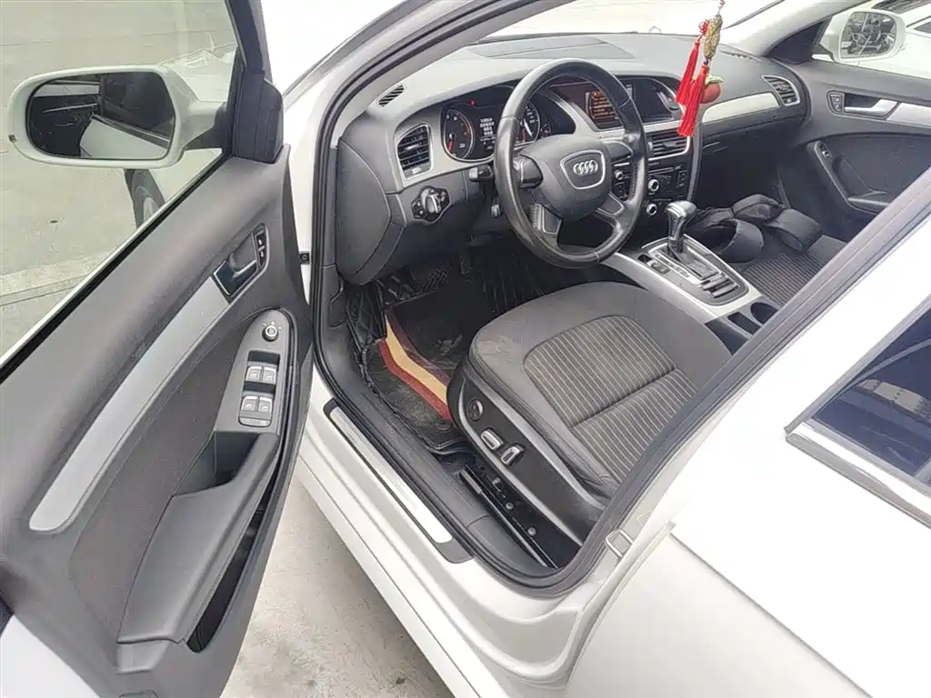 Audi A4L 2016 30 TFSI Collector's Edition Automatic Comfort фото 16