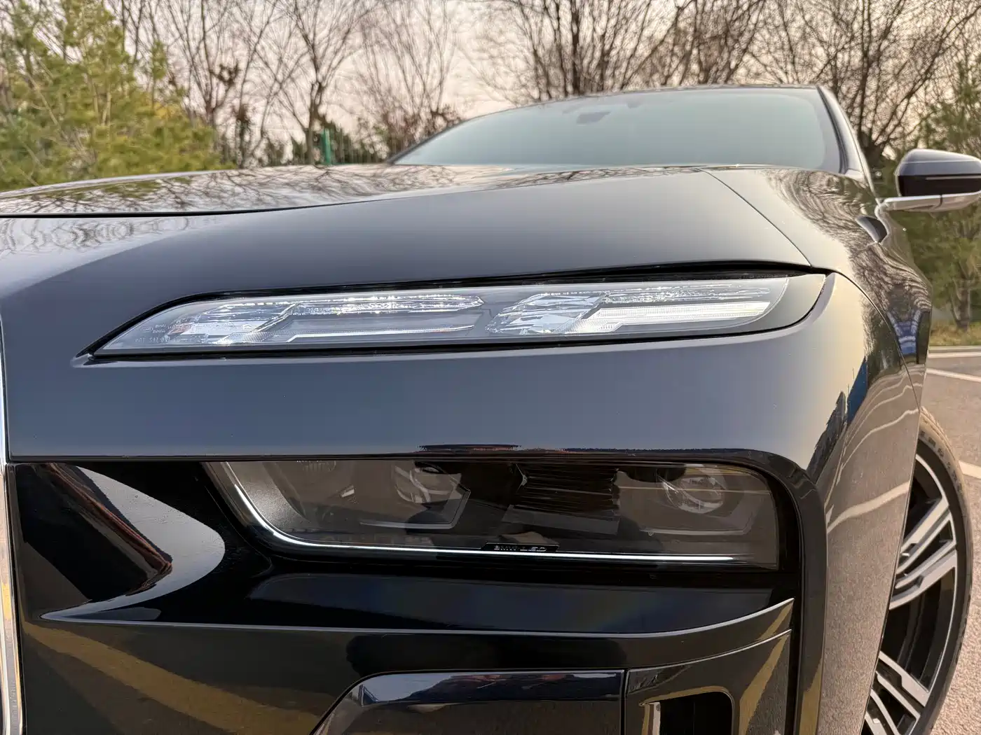 BMW 7 Series 2023 740Li Exclusive M Sport Package фото 3