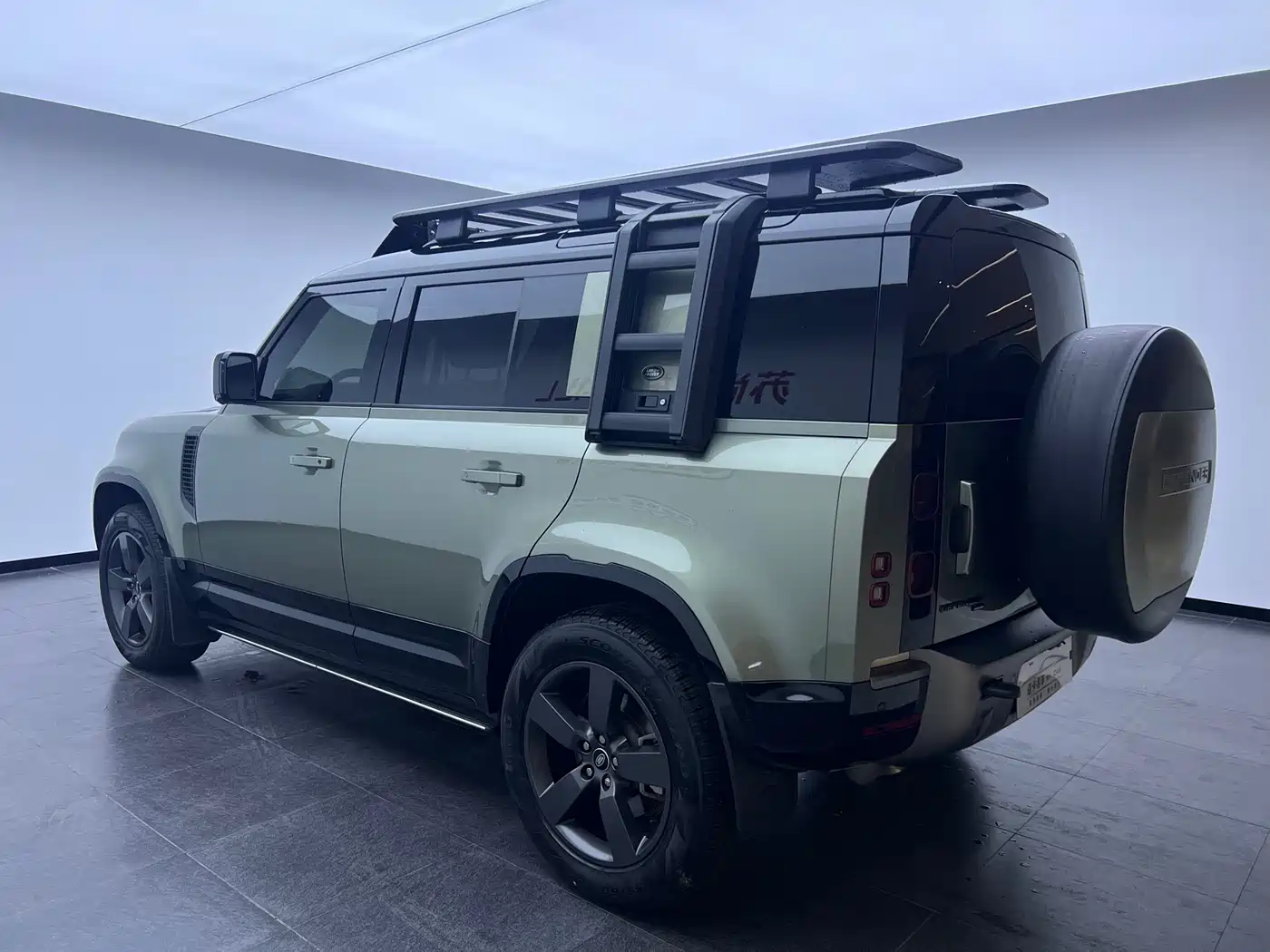 Land Rover Defender 2022 110 P400 X-DYNAMIC HSE фото 14