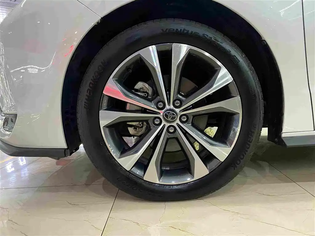 Фото 5 - Toyota Granvia