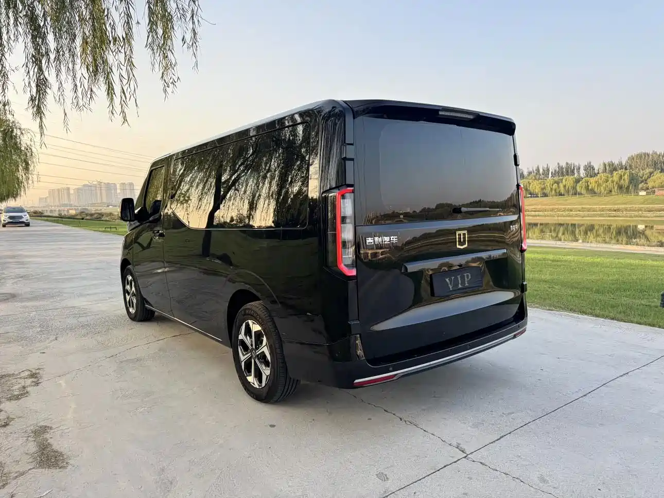 Yuan Cheng Geely Xingfu 2025 2024 Fortune Edition 68.03kWh (Complete Vehicle) 7-Seater