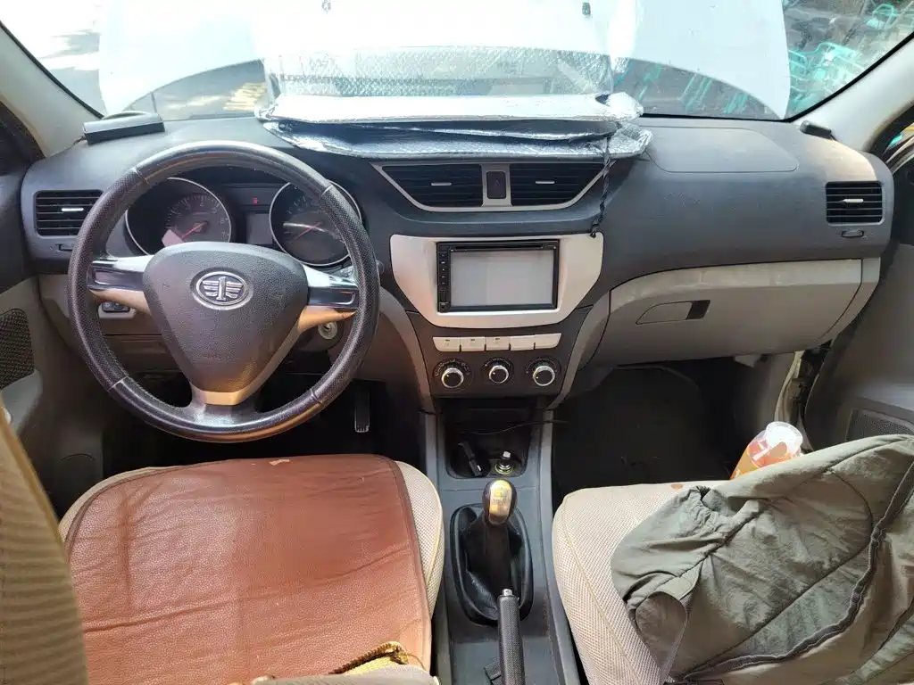 FAW Senya S80 2014 2014 1.5L Manual 7-seater Sport Urban B Edition
