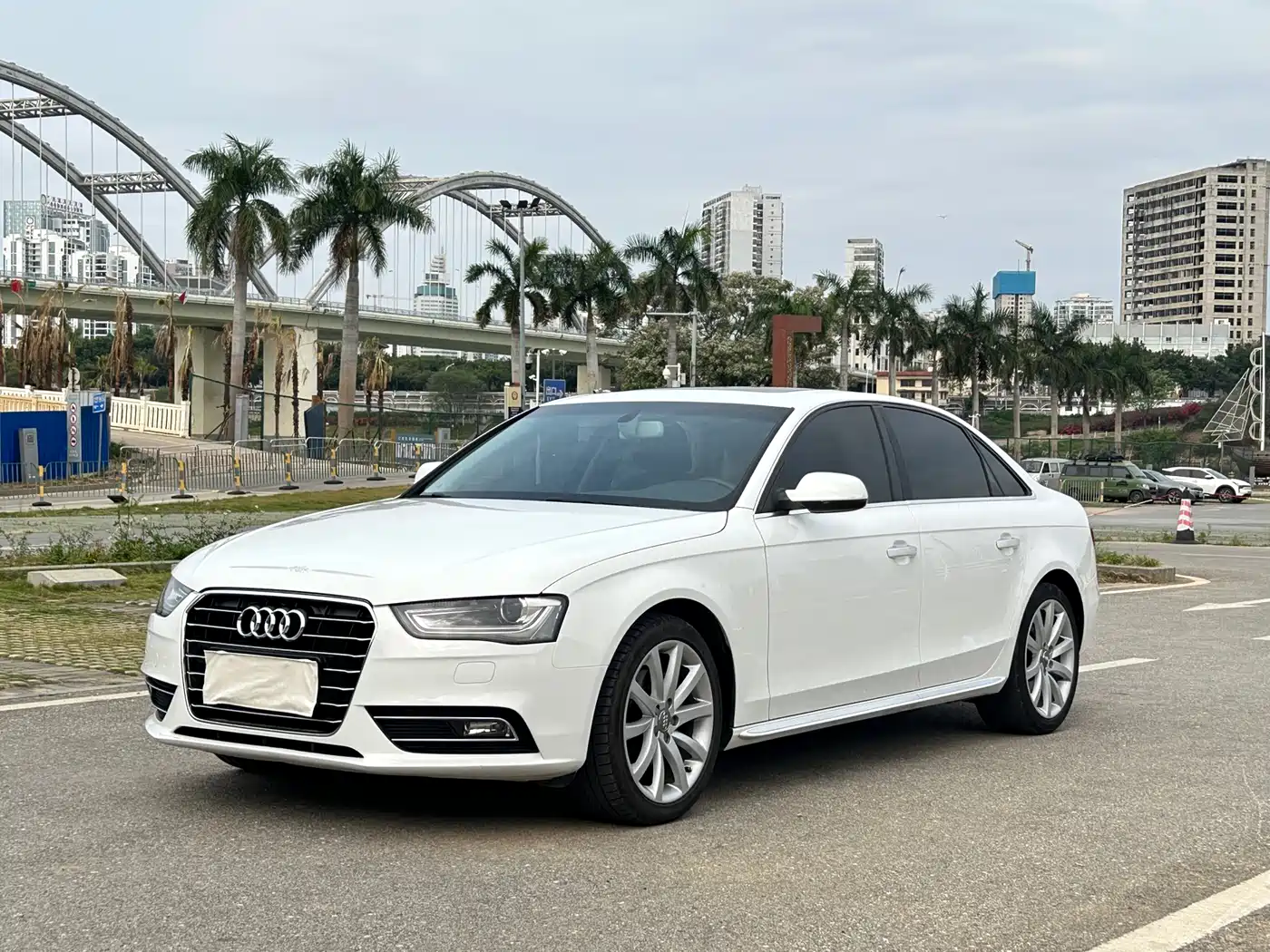 Audi A4L 2016 35 TFSI Automatic Standard фото 3