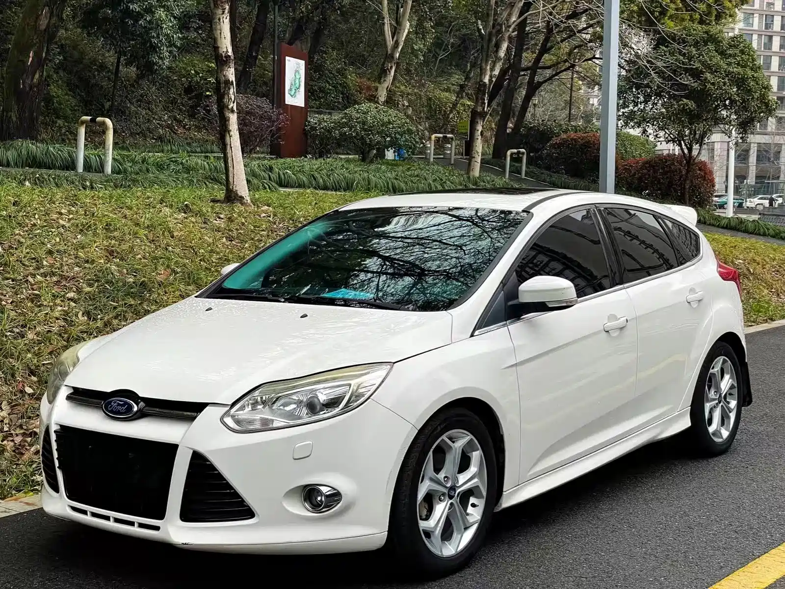 Фото 2 - Ford Focus