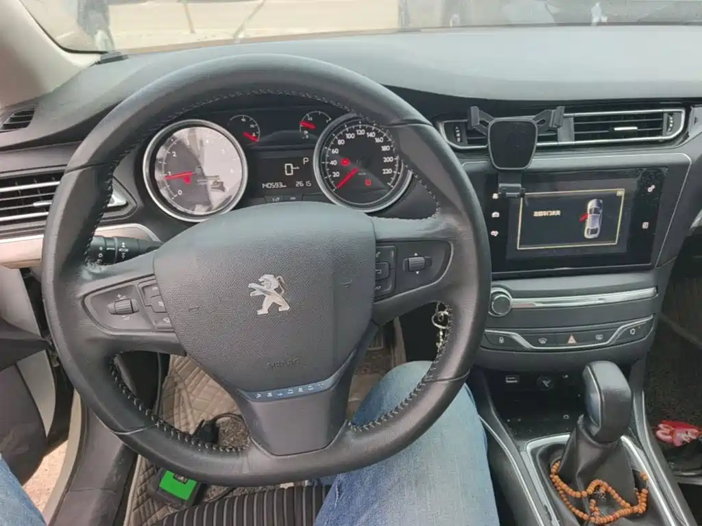 Photo 10 - Peugeot 408