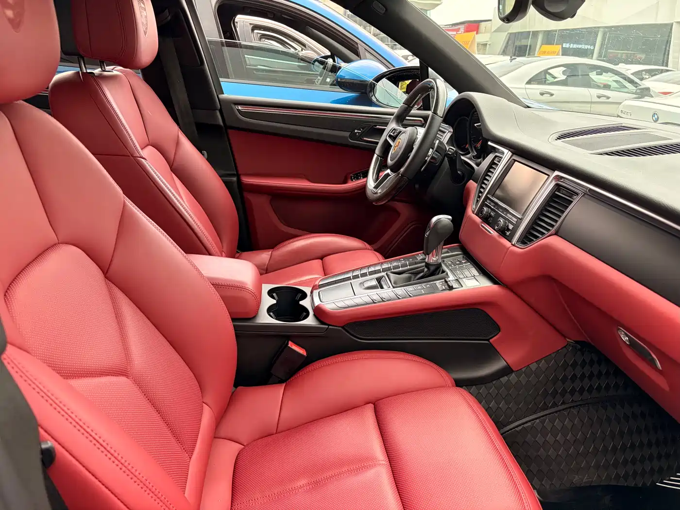 Porsche Macan 2016 Macan 2.0T фото 4