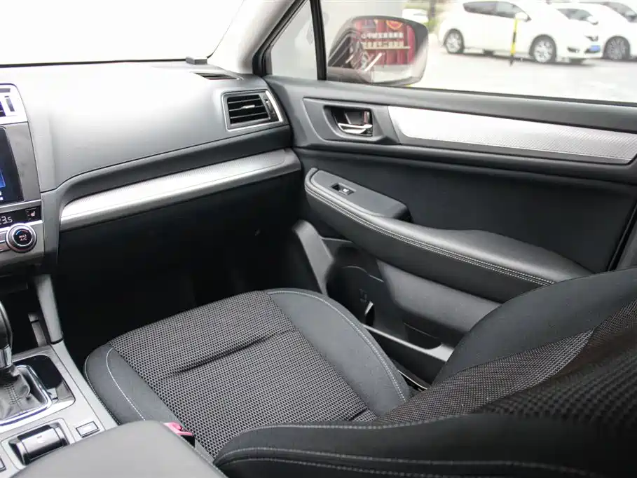 Subaru Outback 2015 2.5i Classic Edition фото 14