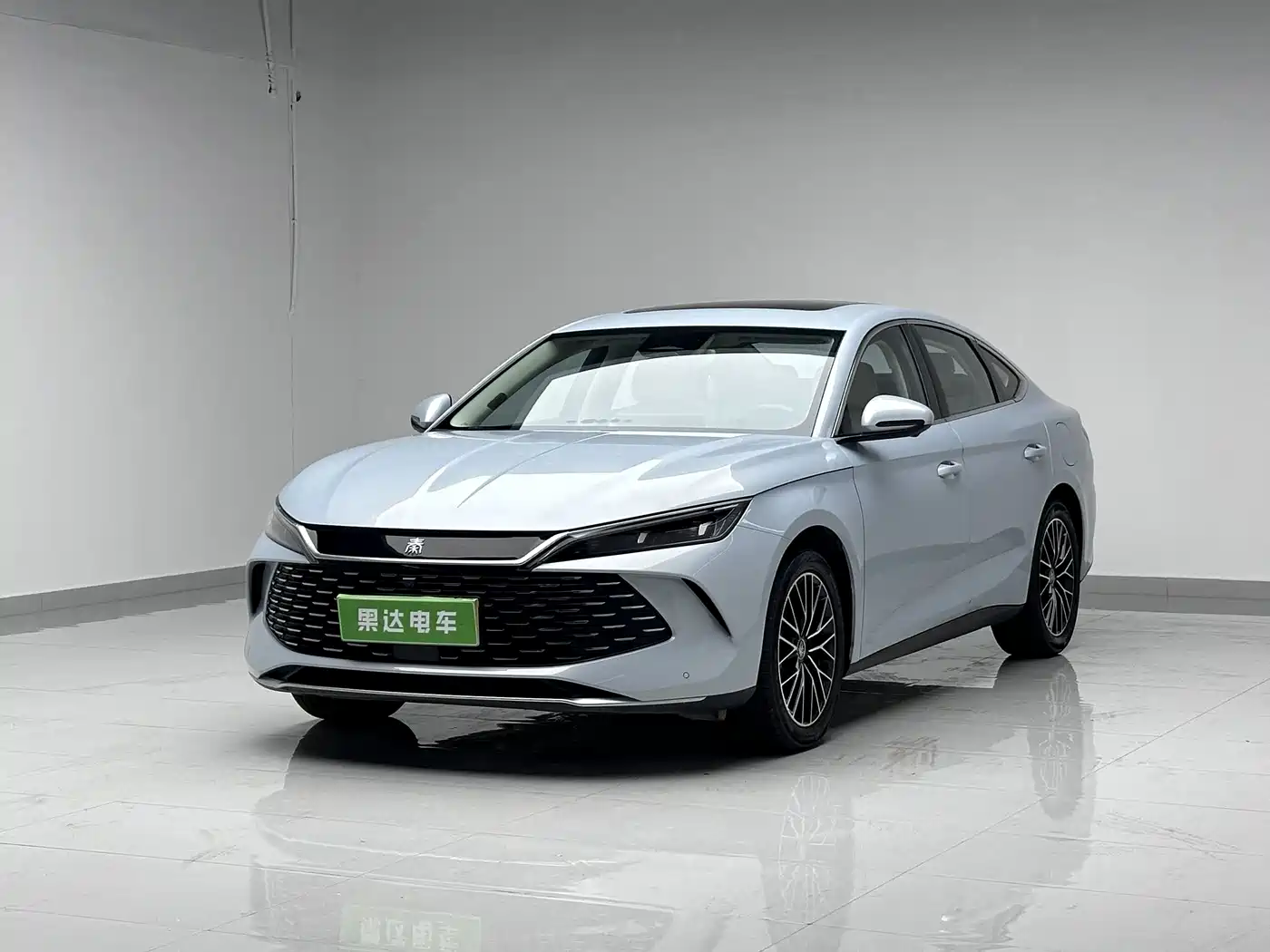 BYD Qin L 2024 2024 DM-i 120KM Excellence Model