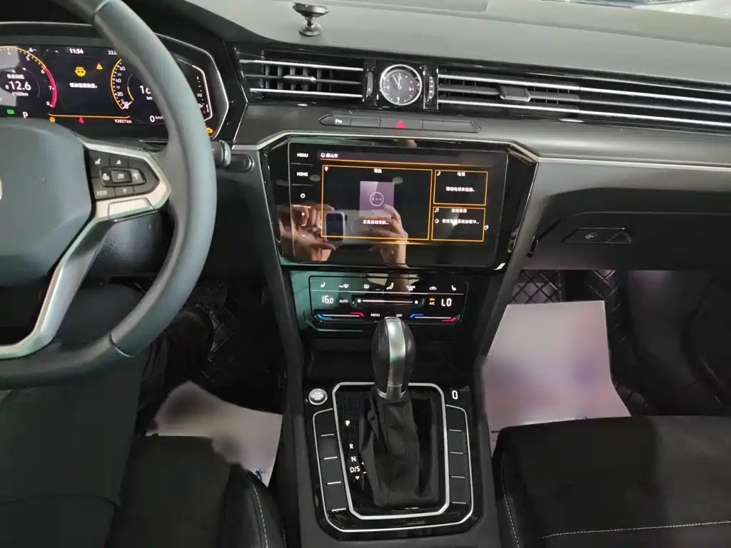 VOLKSWAGEN MAGOTAN