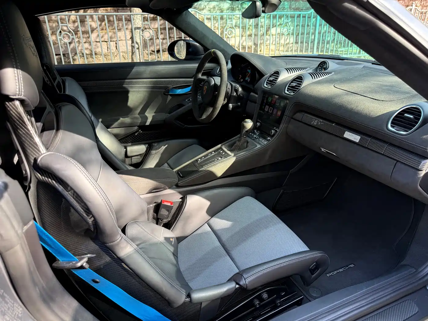PORSCHE 718