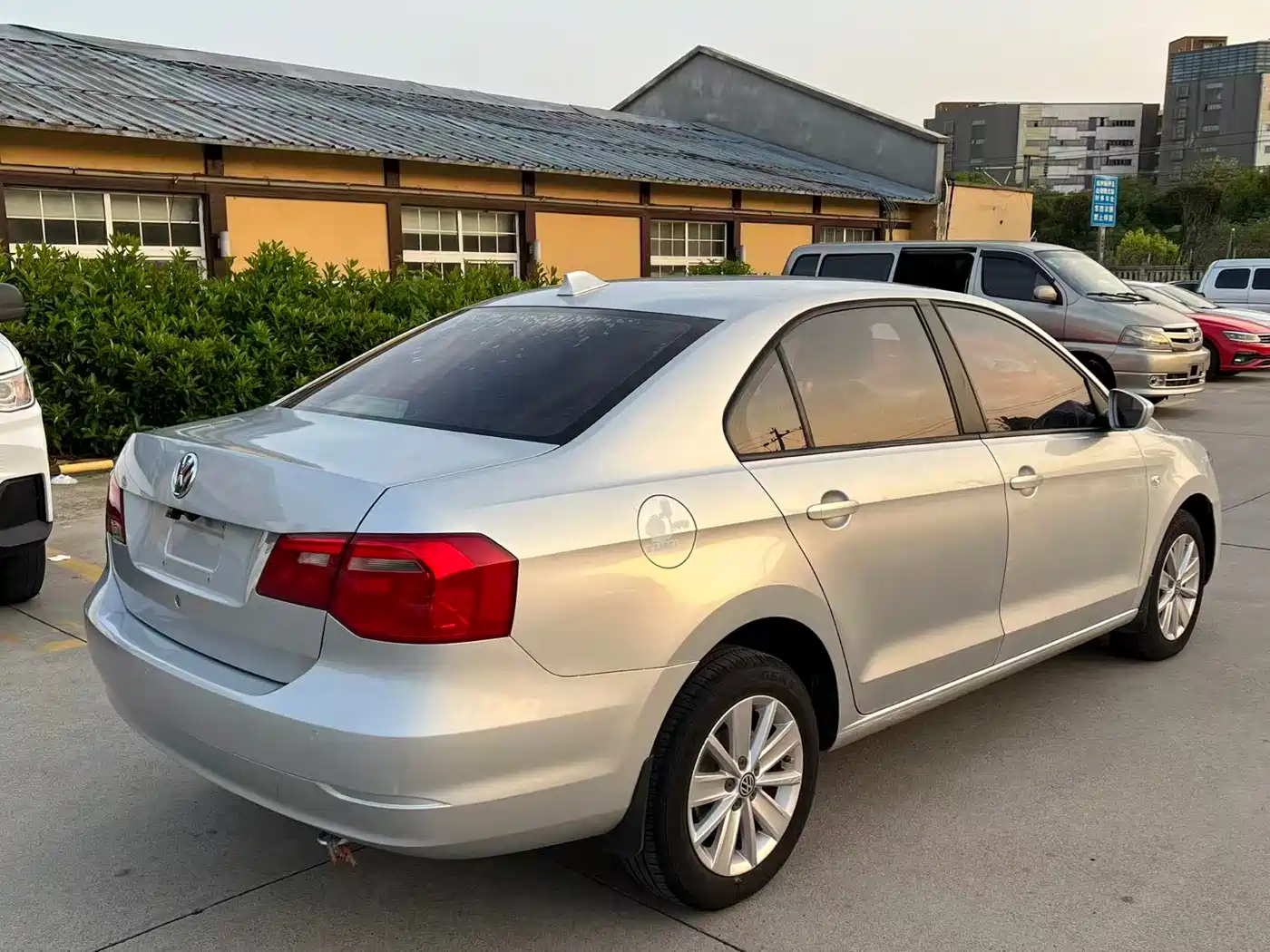 Volkswagen Jetta 2015 1.6L Auto Comfort фото 10