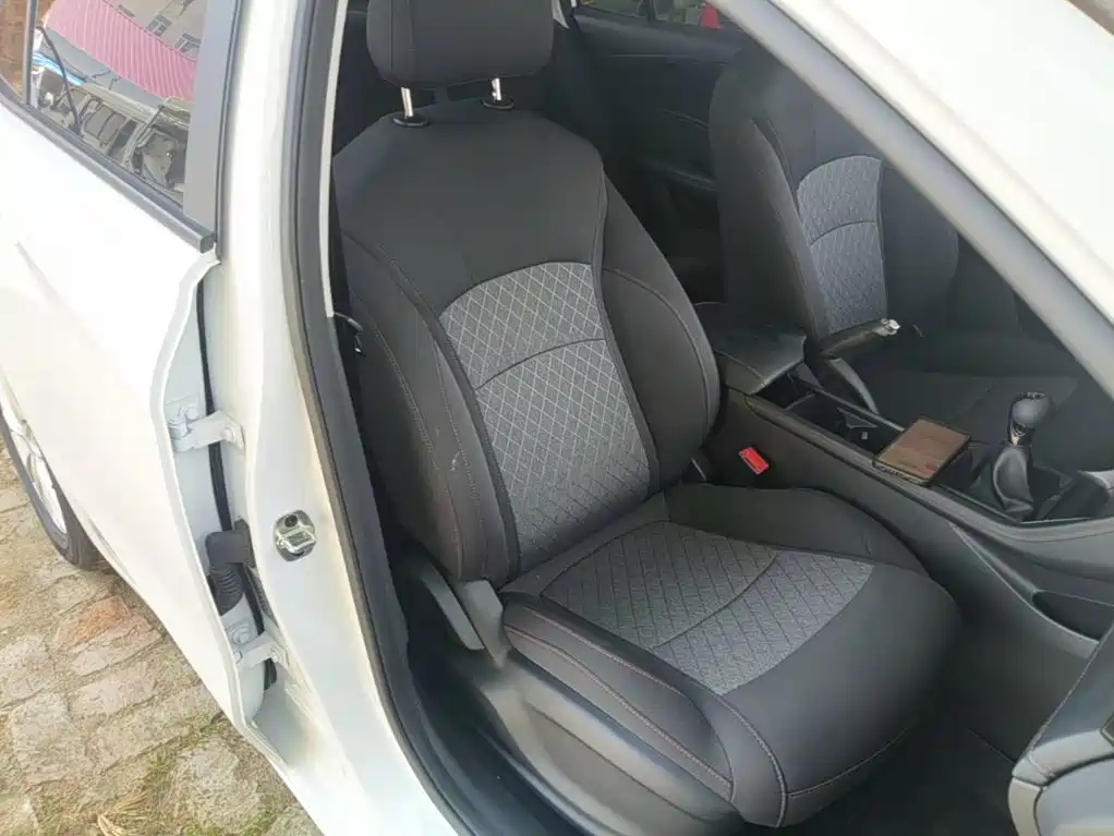 Roewe i5 2025 2023 1.5L Manual Comfort Edition