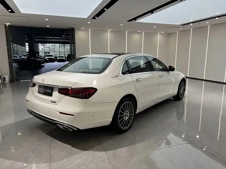 Mercedes-Benz E-Class 2023 E 260 L фото 15